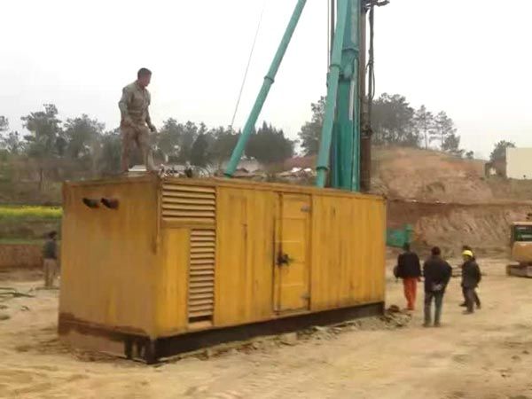 利辛如何判断水冷式机油散热器密封件是否需要更换？